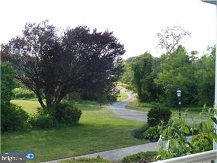 241 Barnsboro Road Sewell, NJ 08080 - Photo 5 of 23 Driveway