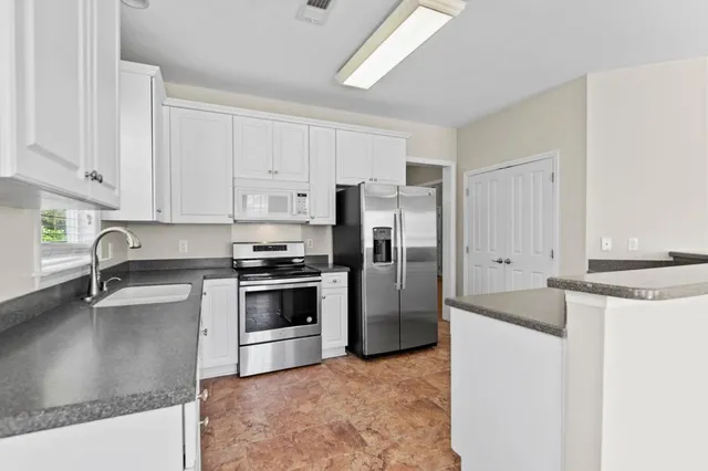 $2,300 | 115 Trillium Avenue, Summerville, SC 29483