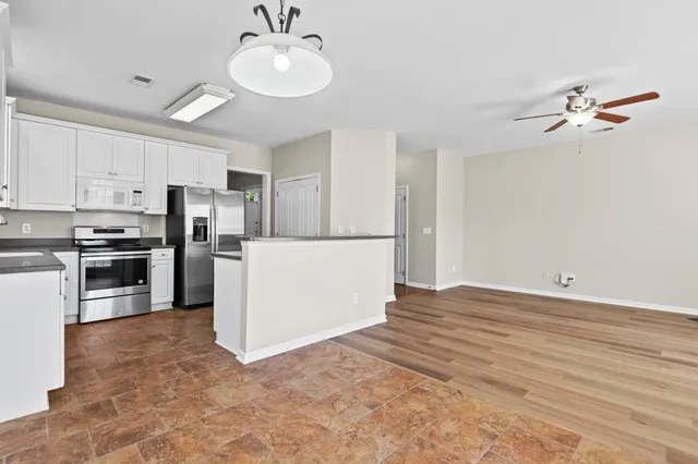 $2,300 | 115 Trillium Avenue, Summerville, SC 29483