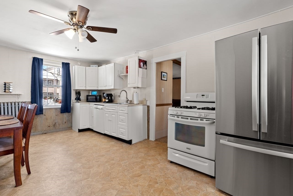 632 Main Street Ashby, MA 01431 - Photo 4 of 28