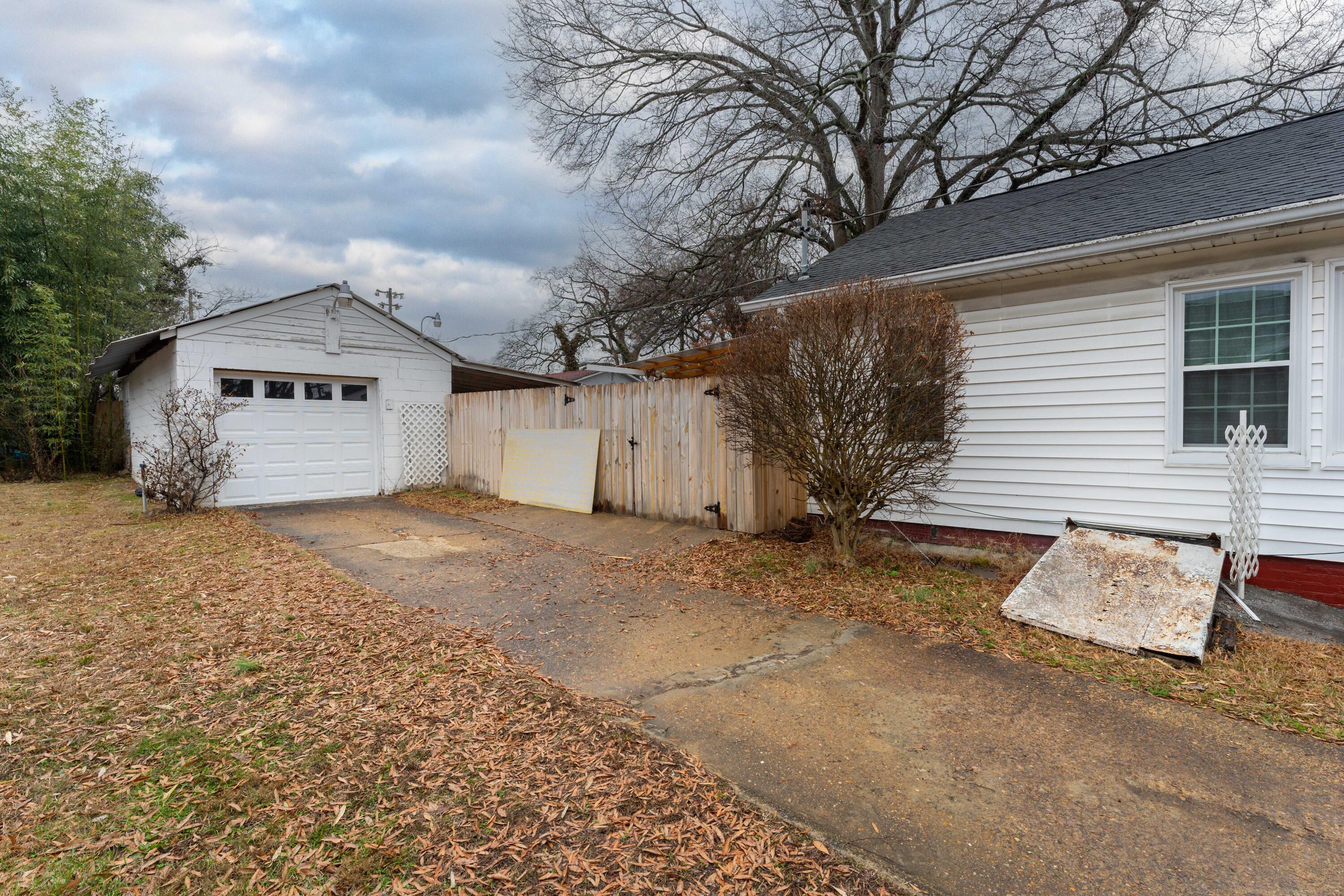 117 South Moore Road Chattanooga, TN 37411 - Photo 7 of 30 S Moore Rd 117 front-7