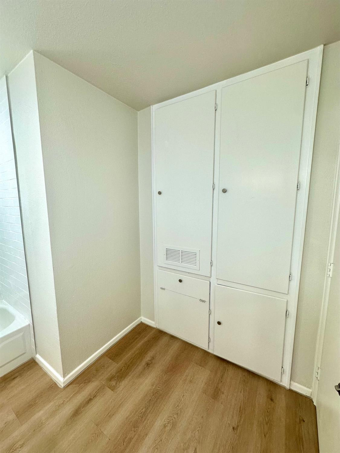 101 15th Street Levelland, TX 79336 - Photo 16 of 29 a view of an empty room