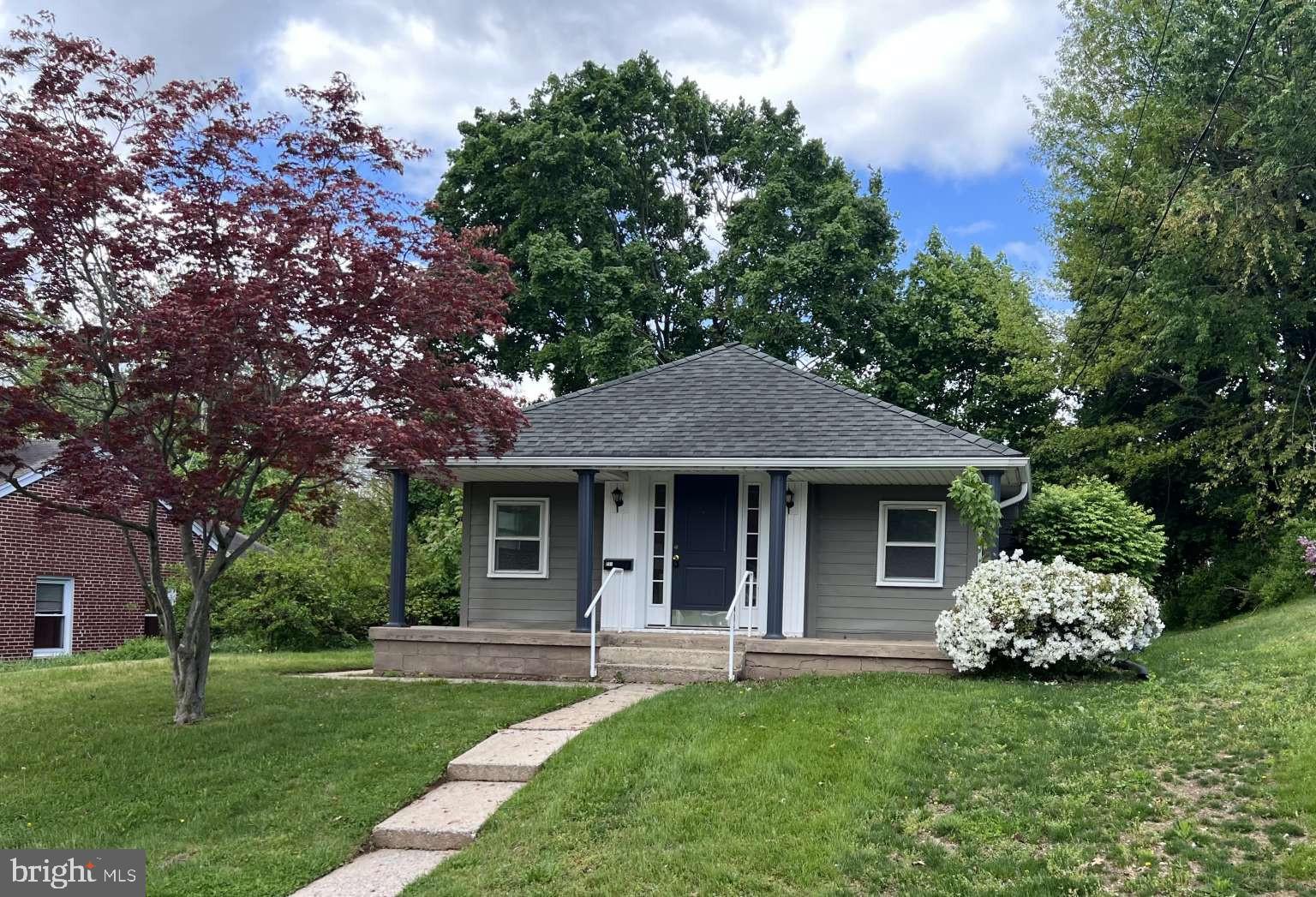 913 Chestnut Street Middletown, PA 17057 - Photo 2 of 25