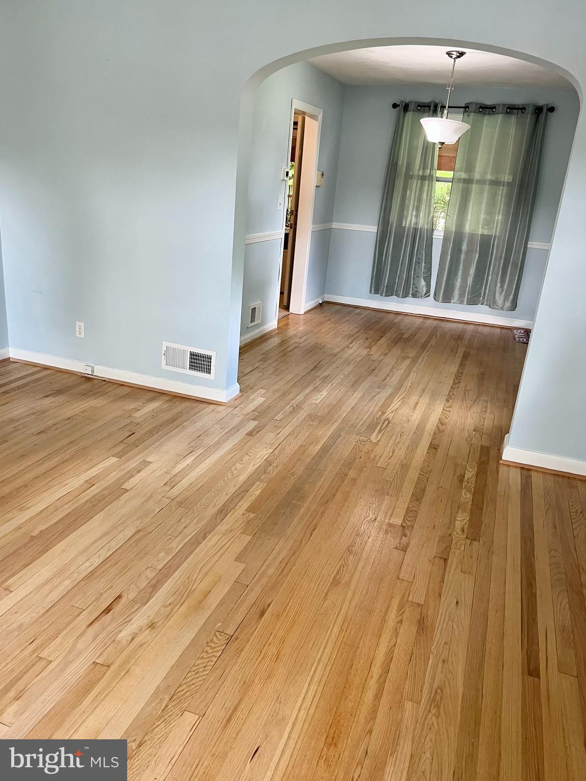 11930 Andrew Court Silver Spring, MD 20902 - Photo 2 of 31