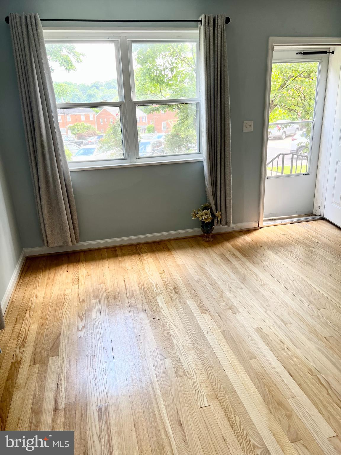 11930 Andrew Court Silver Spring, MD 20902 - Photo 6 of 31