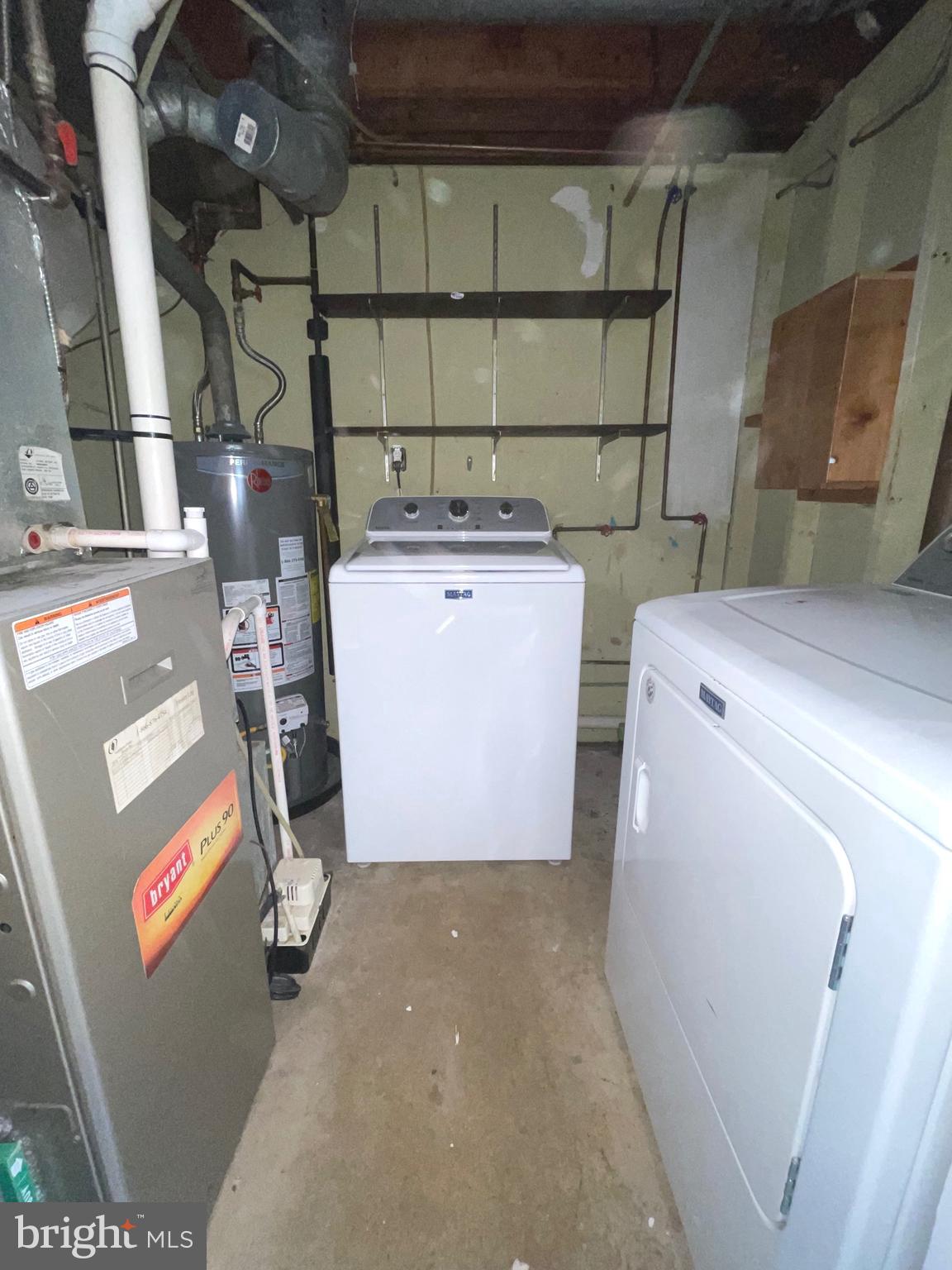 292 Justice Drive Carneys Point, NJ 08069 - Photo 14 of 17 a utility room with dryer and washer