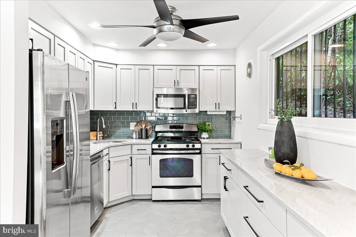 326 Glen Ridge Road Havertown, PA 19083 - Photo 12 of 38