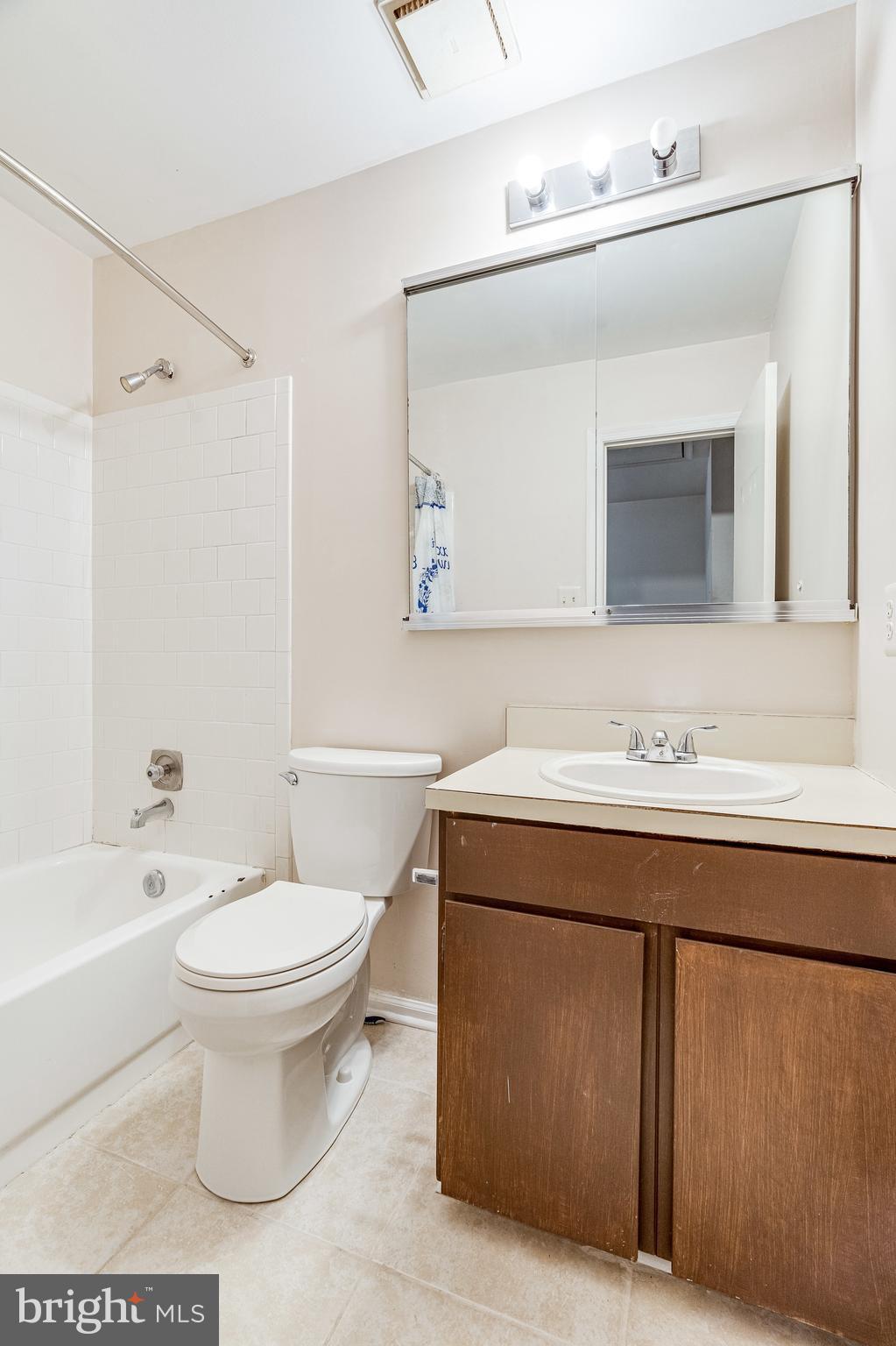 4048 Spring Run Court Chantilly, VA 20151 - Photo 11 of 41