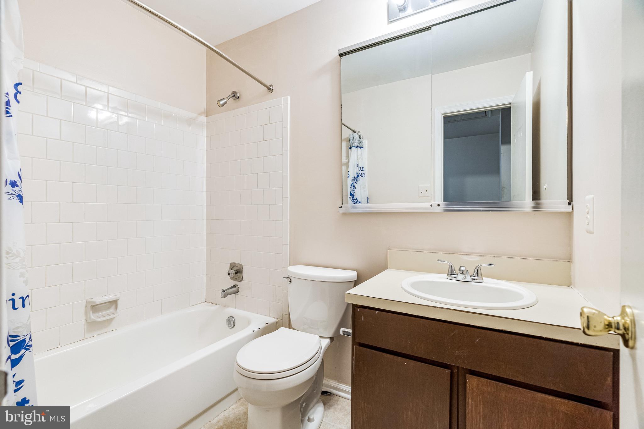 4048 Spring Run Court Chantilly, VA 20151 - Photo 12 of 41