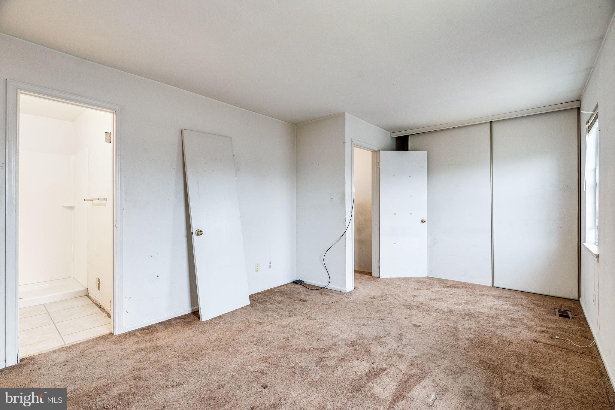 4048 Spring Run Court Chantilly, VA 20151 - Photo 16 of 41