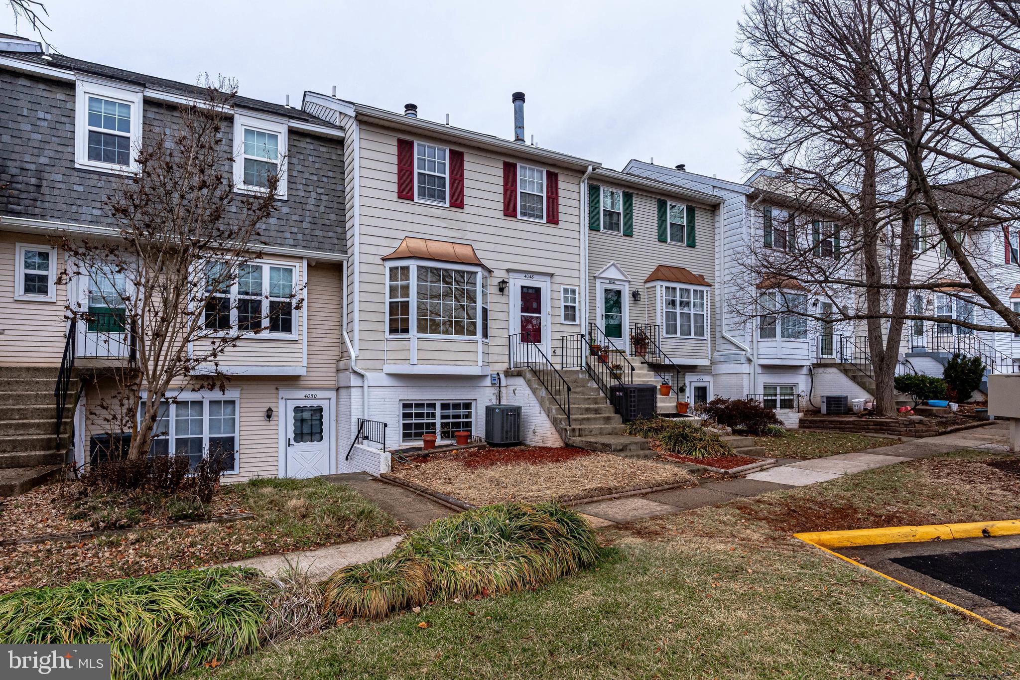 4048 Spring Run Court Chantilly, VA 20151 - Photo 3 of 41