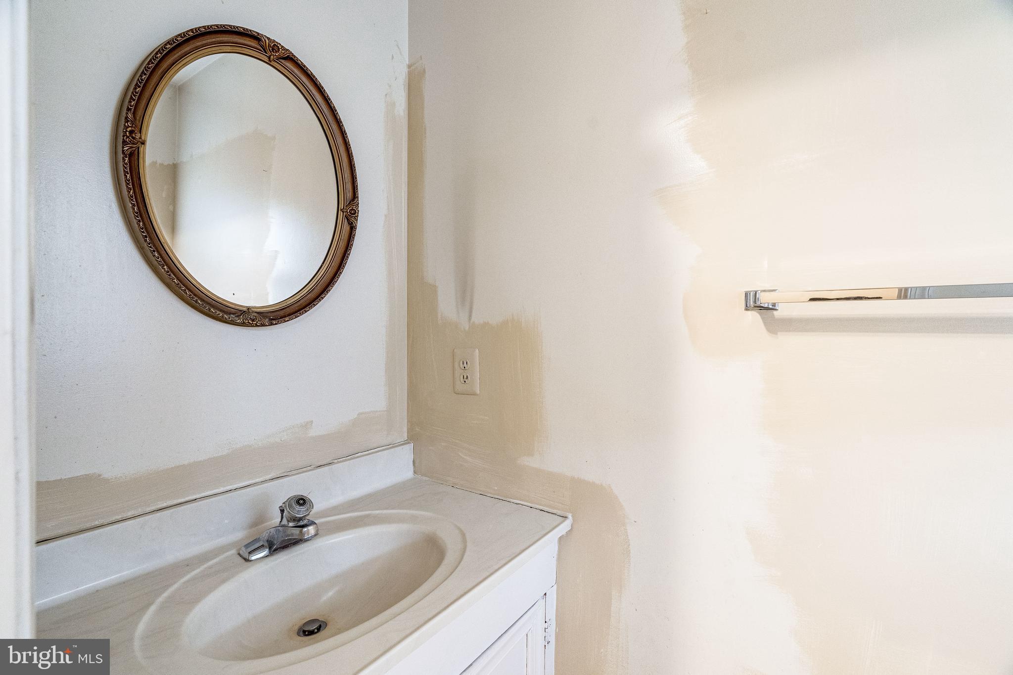 4048 Spring Run Court Chantilly, VA 20151 - Photo 5 of 41