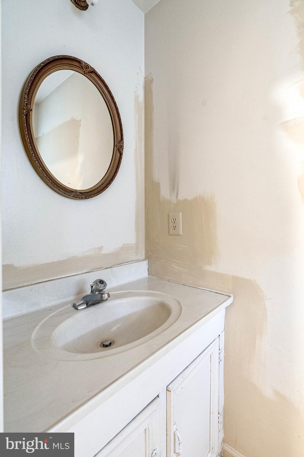 4048 Spring Run Court Chantilly, VA 20151 - Photo 6 of 41