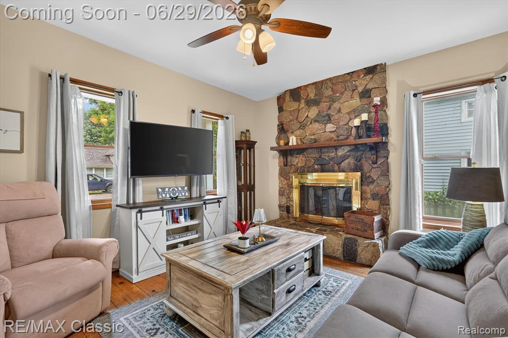 352 Meribah Road Highland, MI 48356 - Photo 8 of 39