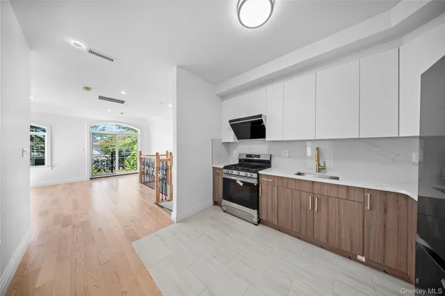 $1,958,000 | 71-39 166th Street | Hillcrest