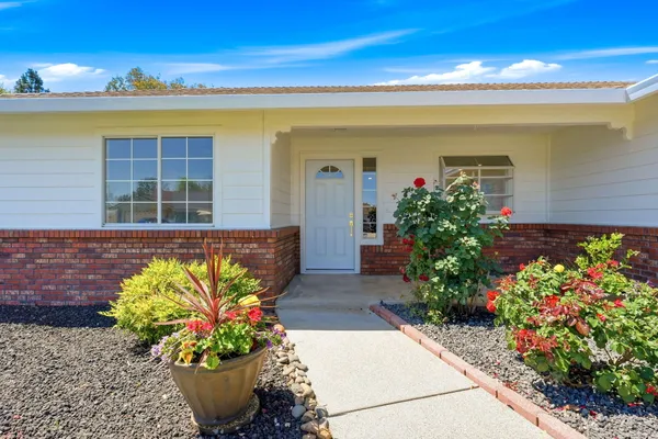 $450,000 | 4338 Blazingwood Drive, Redding, CA 96001