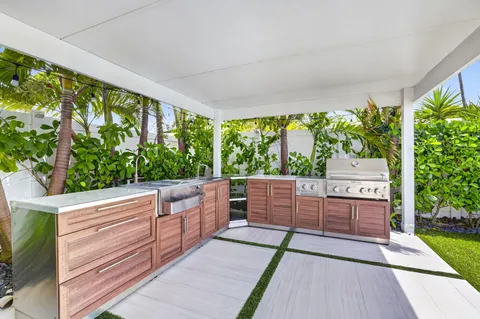 $1,250,000 | 2917 Northeast 35th Court, Lighthouse Point, FL 33064