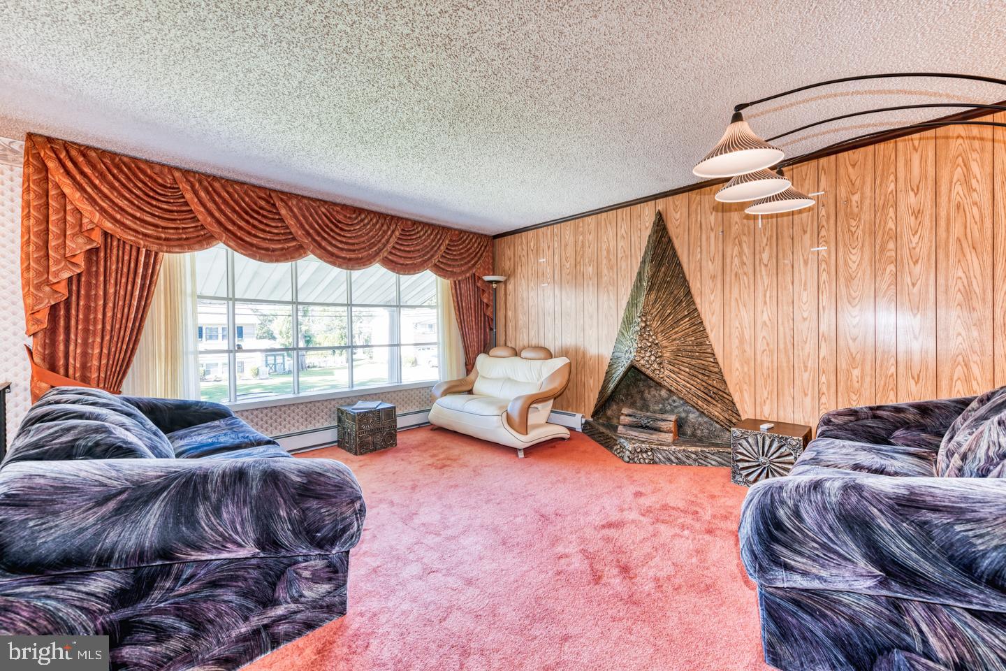 1025 East Avenue Blue Bell, PA 19422 - Photo 4 of 35 Living Room