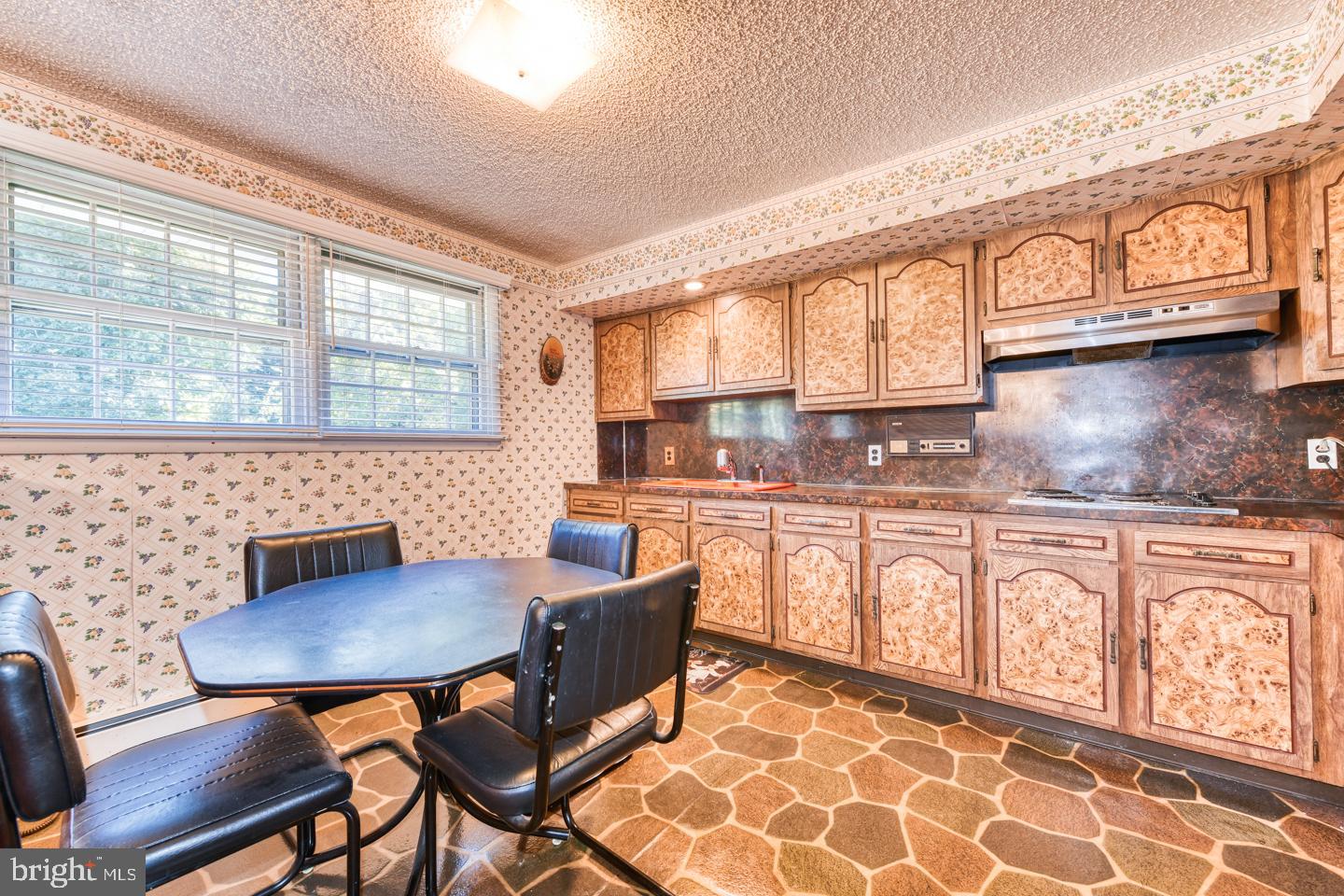 1025 East Avenue Blue Bell, PA 19422 - Photo 10 of 35 Eat-in Kitchen