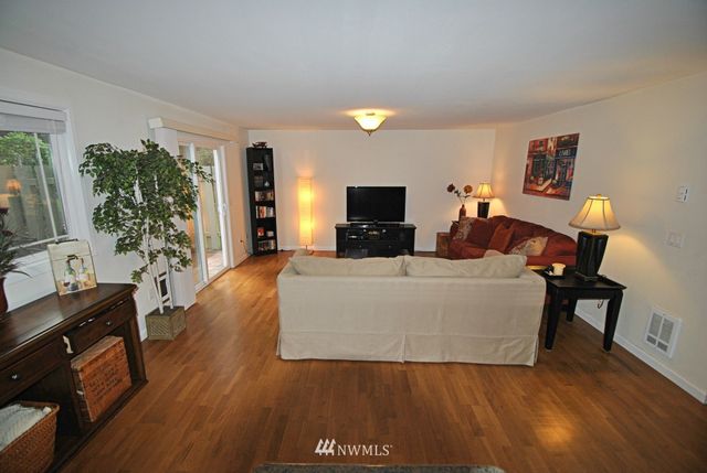 $177,000 | 514 142nd Avenue Southeast, Unit 100, Bellevue, WA 98007