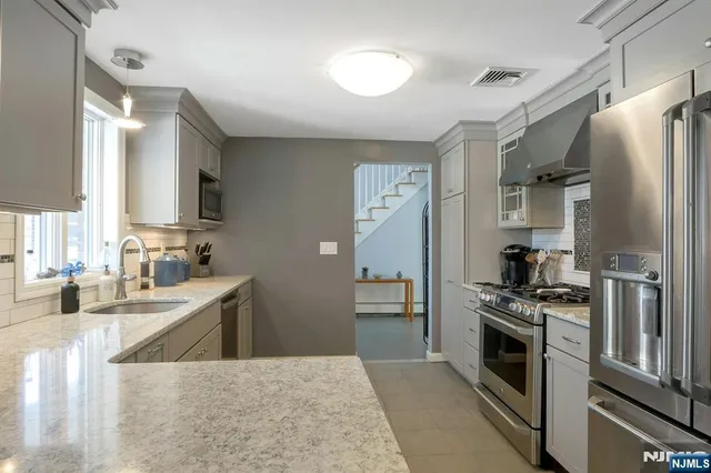 $878,000 | 67 Emwood Drive, Emerson, NJ 07630