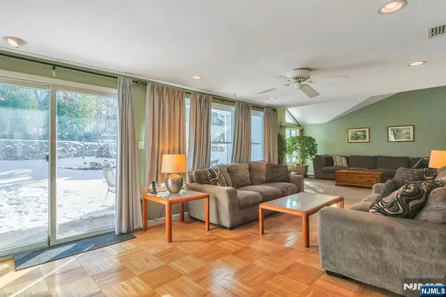 $878,000 | 67 Emwood Drive, Emerson, NJ 07630