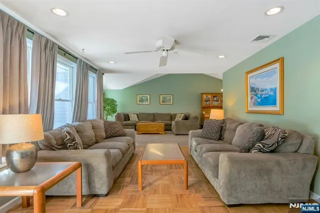 $878,000 | 67 Emwood Drive, Emerson, NJ 07630