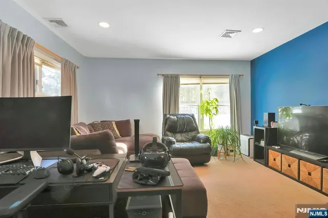 $878,000 | 67 Emwood Drive, Emerson, NJ 07630