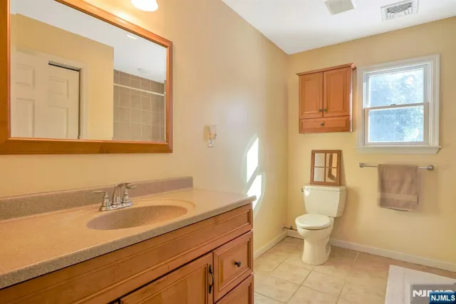 $878,000 | 67 Emwood Drive, Emerson, NJ 07630