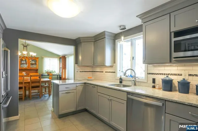 $878,000 | 67 Emwood Drive, Emerson, NJ 07630