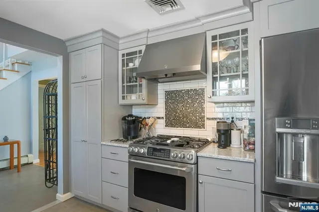 $878,000 | 67 Emwood Drive, Emerson, NJ 07630