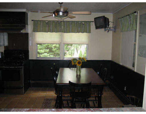 133 Peekskill Avenue Springfield, MA 01129 - Photo 6 of 22