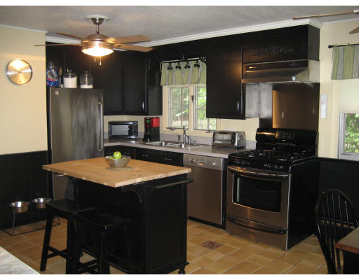 133 Peekskill Avenue Springfield, MA 01129 - Photo 7 of 22