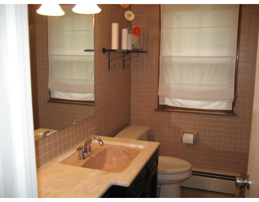 133 Peekskill Avenue Springfield, MA 01129 - Photo 8 of 22