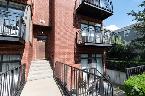 $324,999 | 6123 South Kimbark Avenue, Unit 1S, Chicago, IL 60637