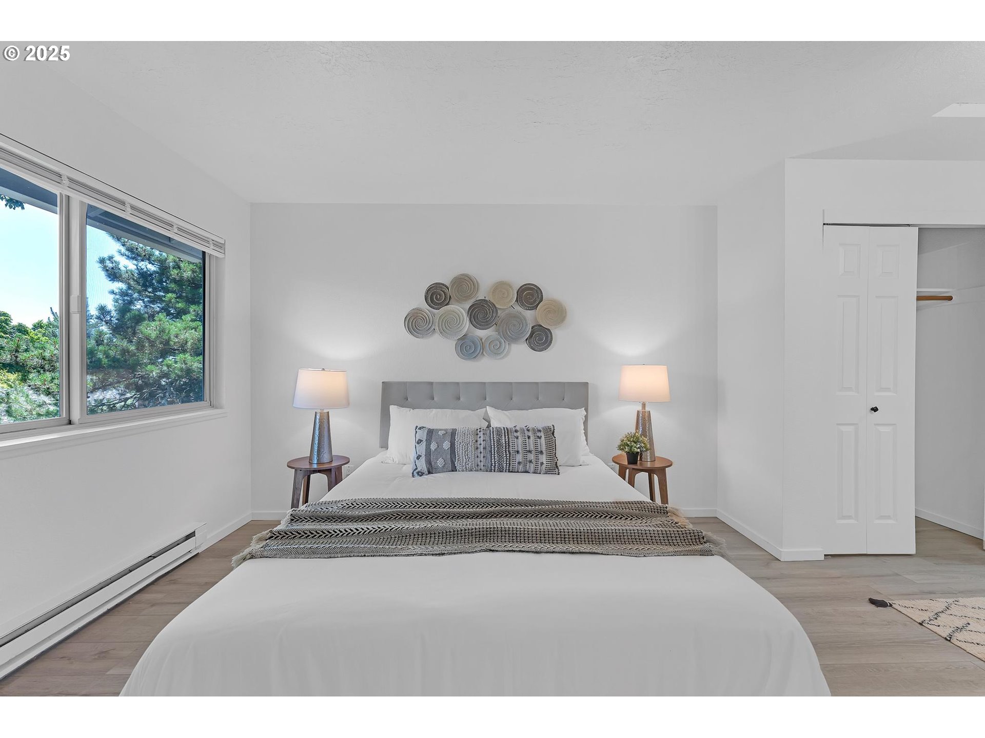 86 Kingsgate Road, Unit A202 Lake Oswego, OR 97035 - Photo 17 of 43 Primary Bedroom