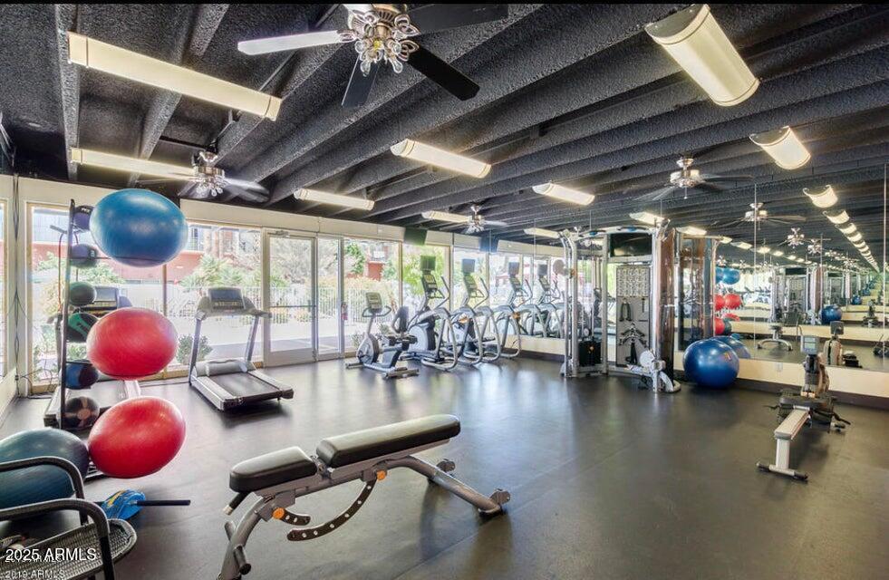 4750 North Central Avenue, Unit L8 Phoenix, AZ 85012 - Photo 49 of 55 a room with gym equipment