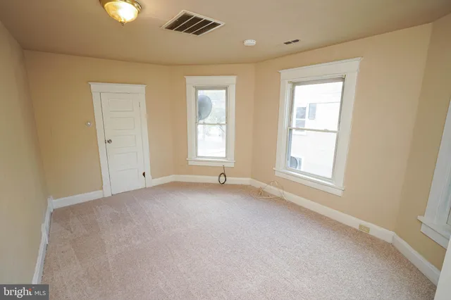 a view of empty room with window