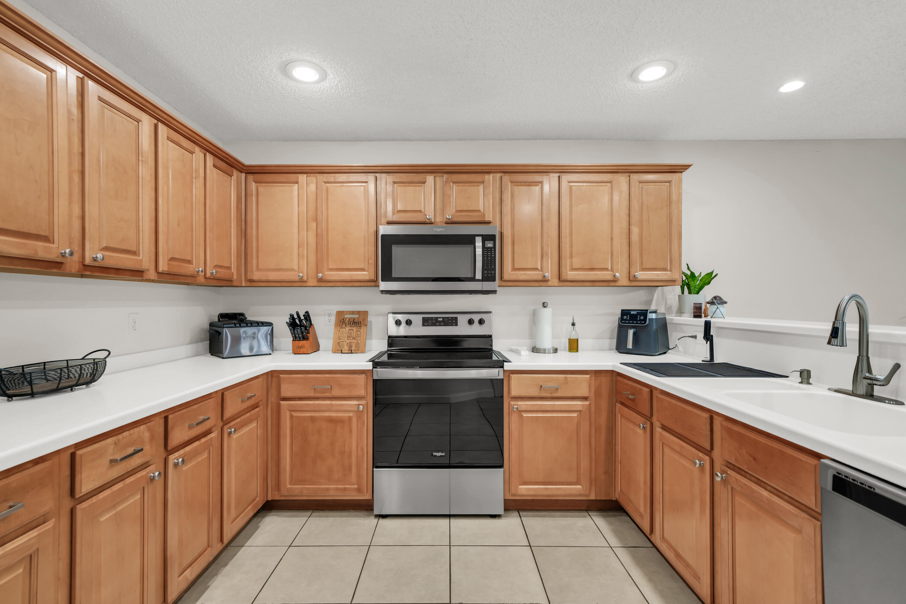 98 Point Comfort Road Mary Esther, FL 32569 - Photo 3 of 46 DSC00420