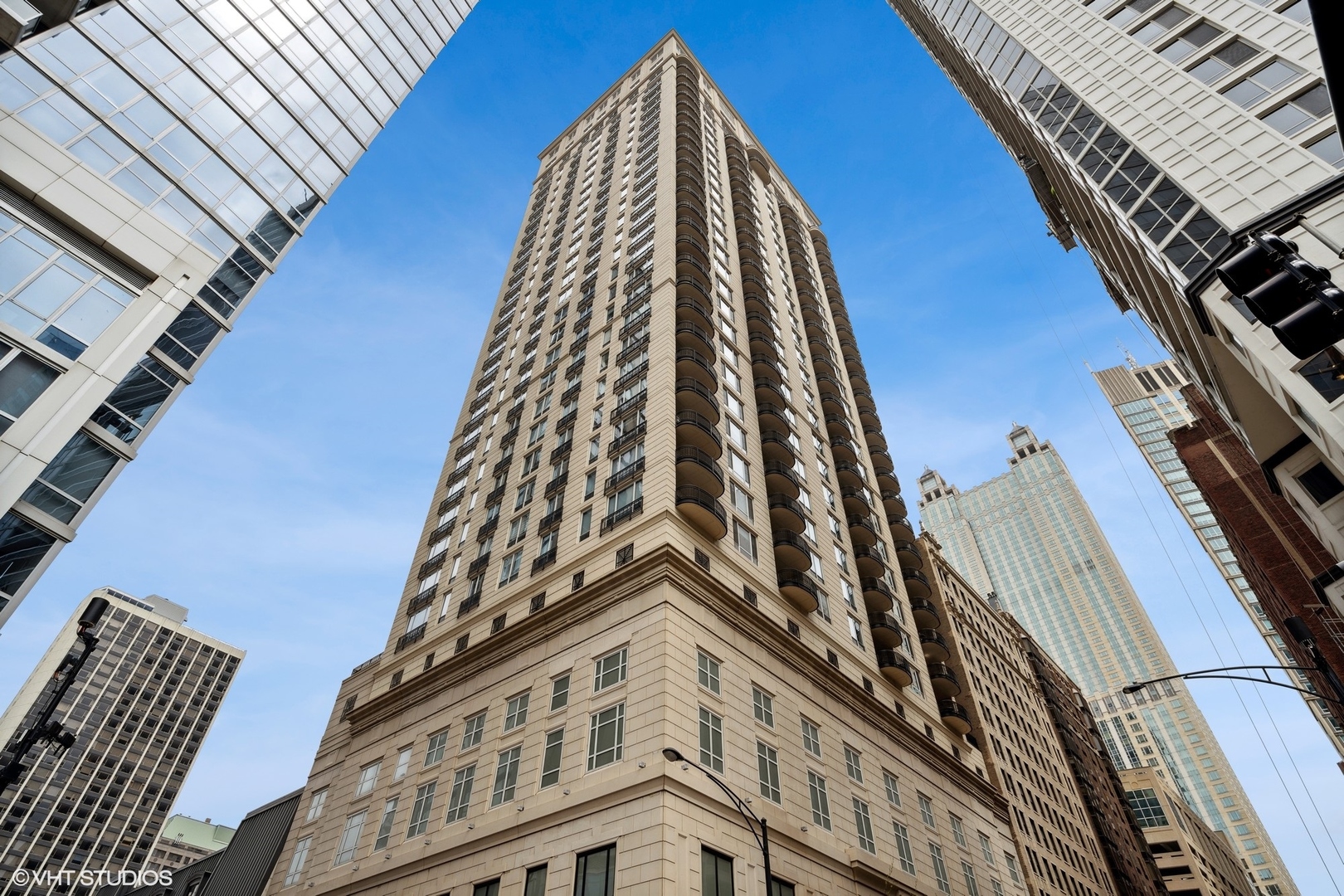 10 East Delaware Place, Unit 10B Chicago, IL 60611 - Photo 1 of 39