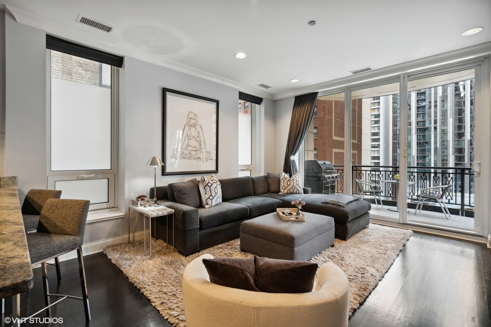 10 East Delaware Place, Unit 10B Chicago, IL 60611 - Photo 15 of 39