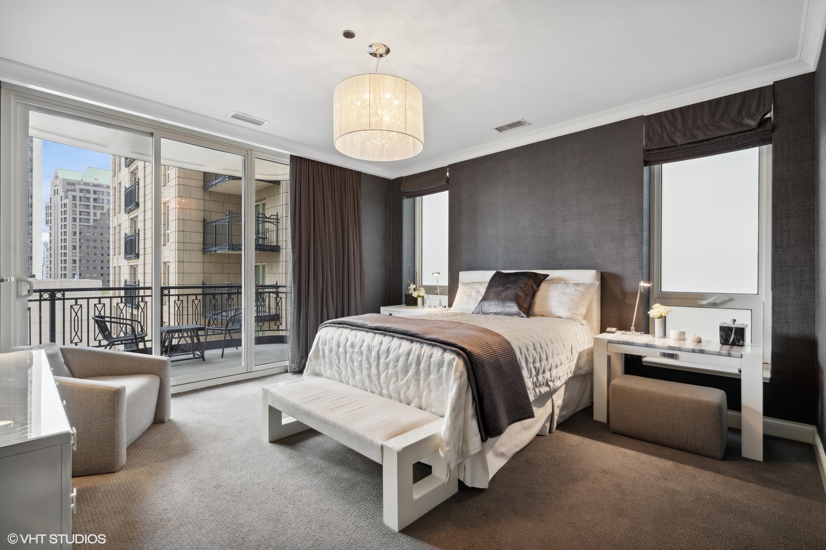 10 East Delaware Place, Unit 10B Chicago, IL 60611 - Photo 22 of 39