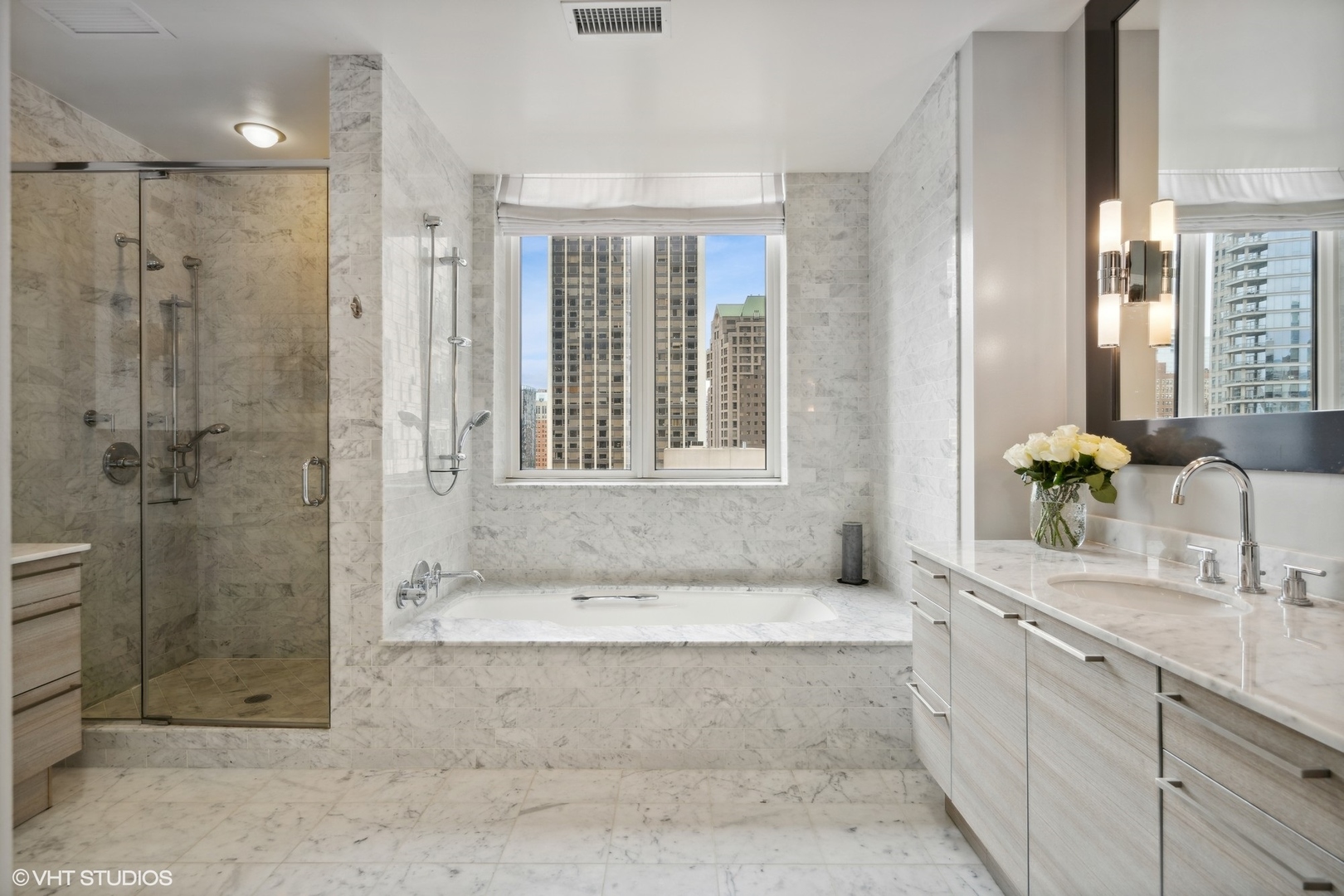 10 East Delaware Place, Unit 10B Chicago, IL 60611 - Photo 24 of 39