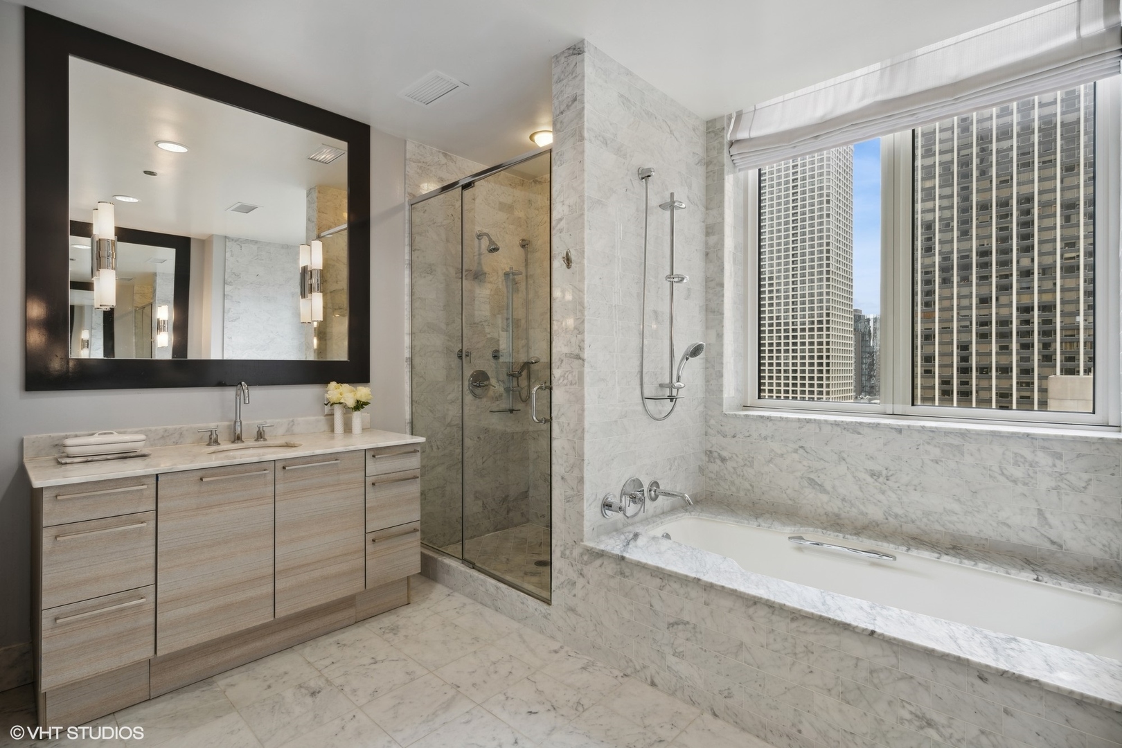 10 East Delaware Place, Unit 10B Chicago, IL 60611 - Photo 25 of 39