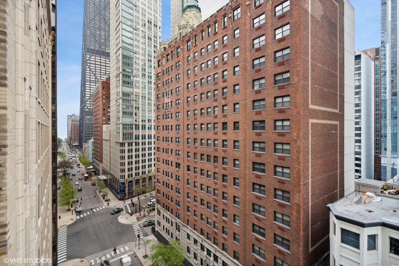 10 East Delaware Place, Unit 10B Chicago, IL 60611 - Photo 34 of 39