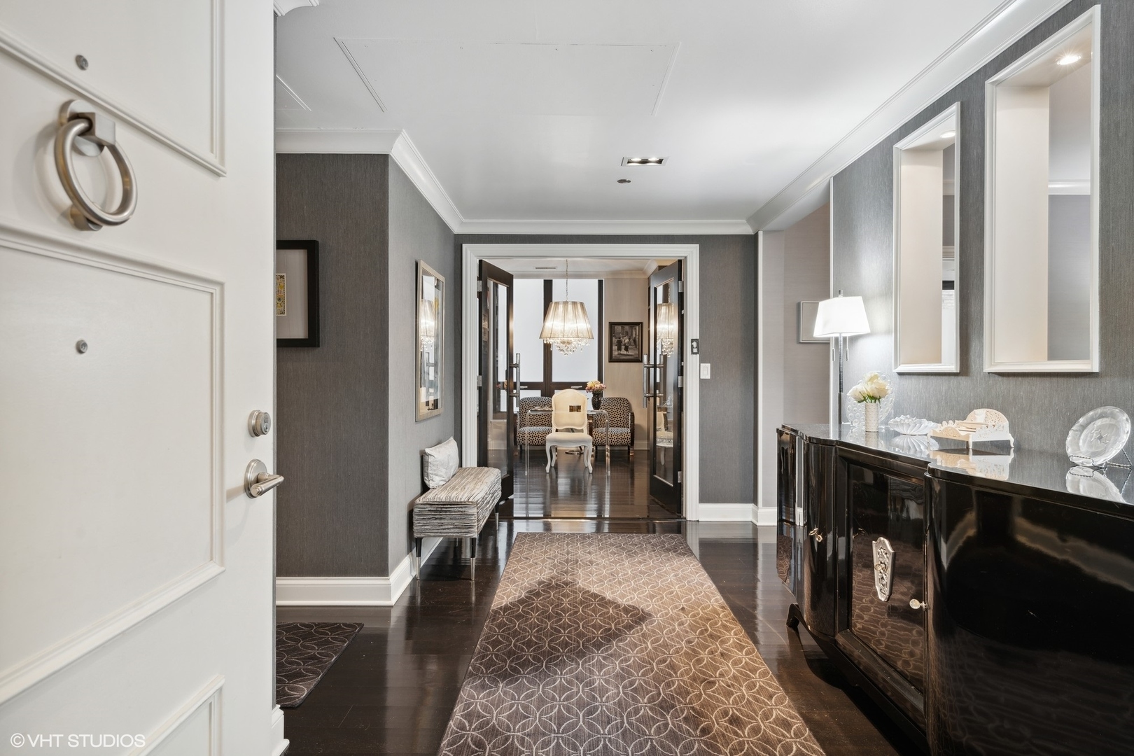 10 East Delaware Place, Unit 10B Chicago, IL 60611 - Photo 4 of 39