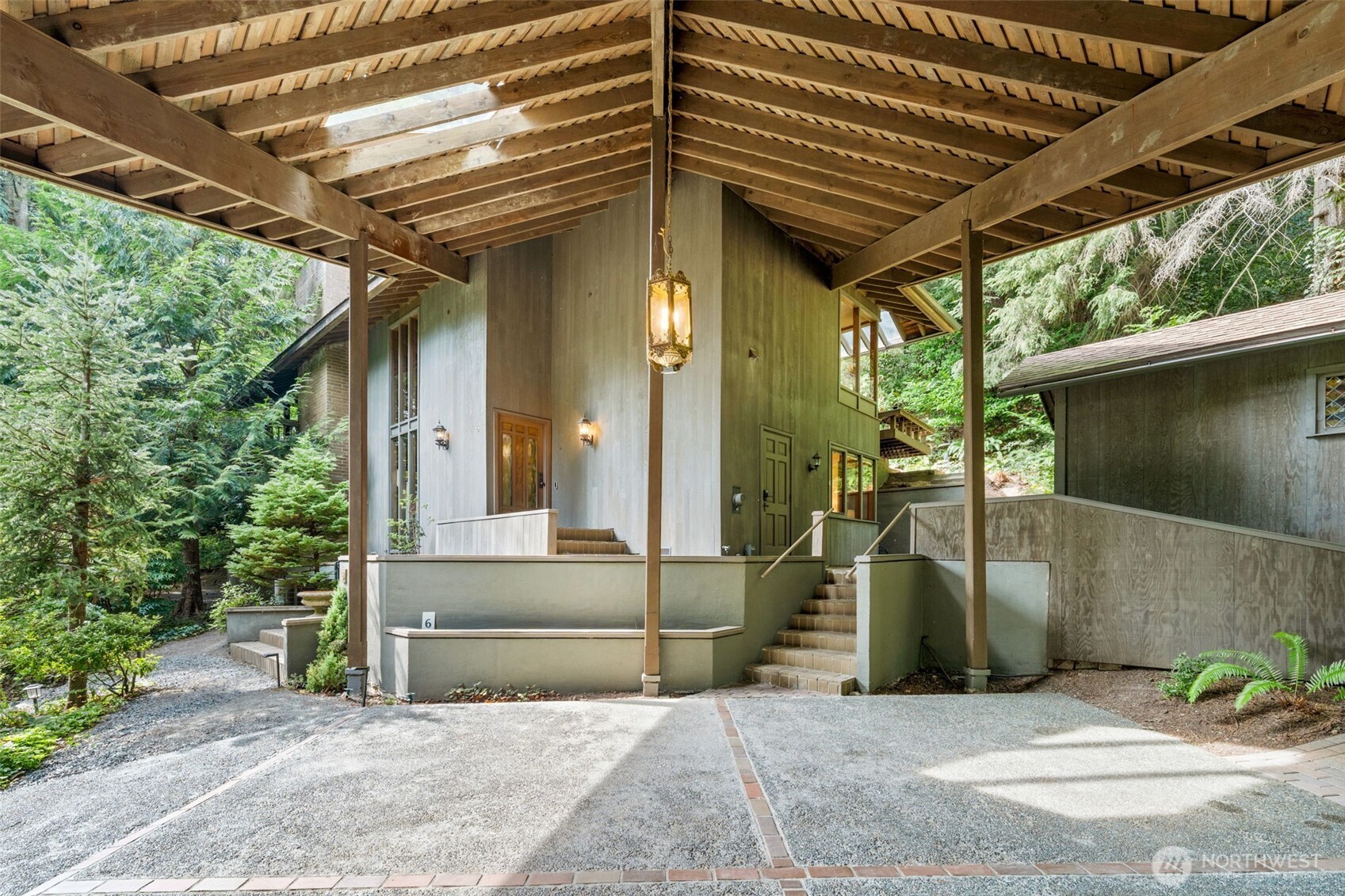 6 Lindley Road Mercer Island, WA 98040 - Photo 32 of 40 a side view of a house