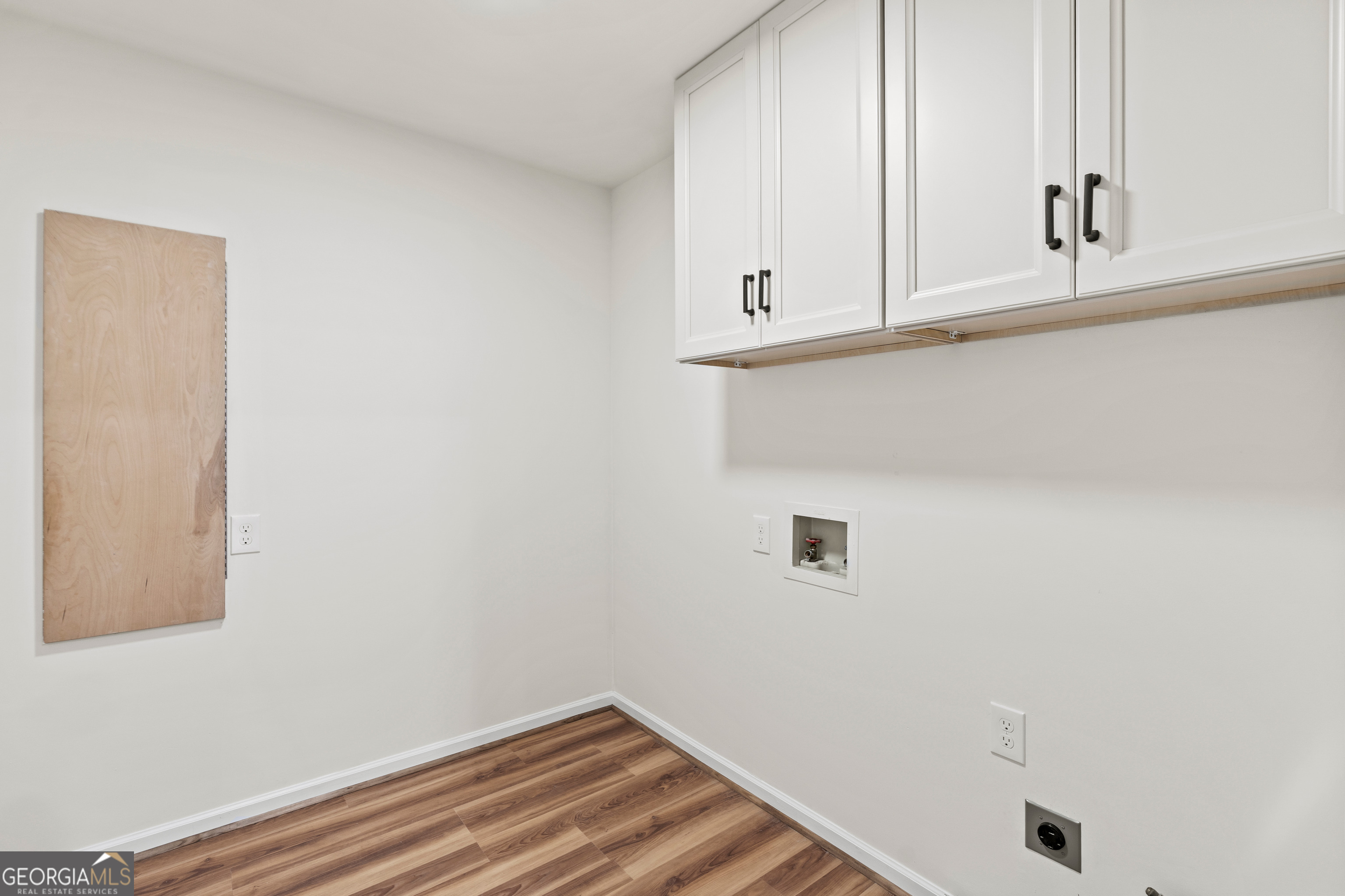 6421 Holly Springs Road Clermont, GA 30527 - Photo 23 of 58 a view of small space