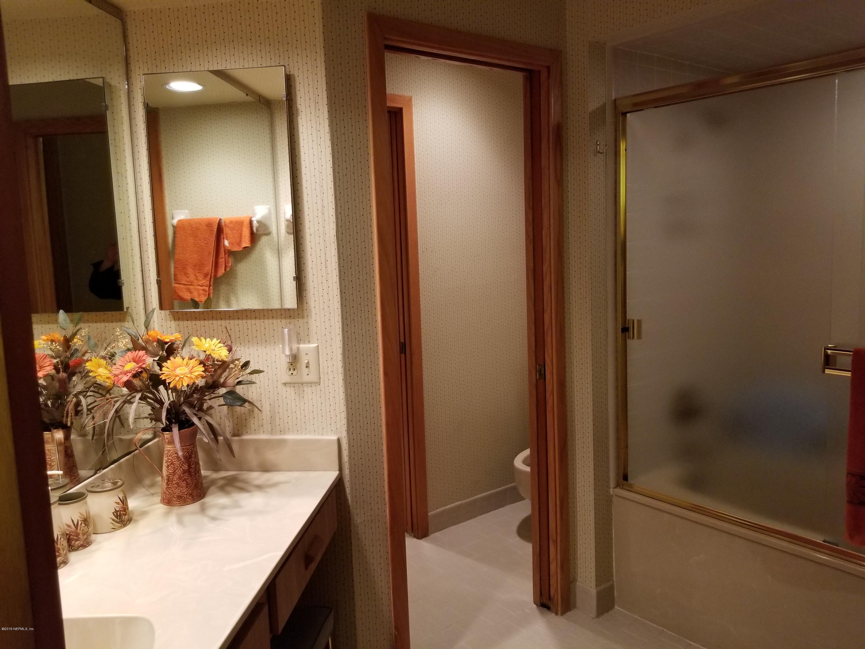 2910 Ravines Road, Unit 1123 Middleburg, FL 32068 - Photo 10 of 13 Bathroom 2