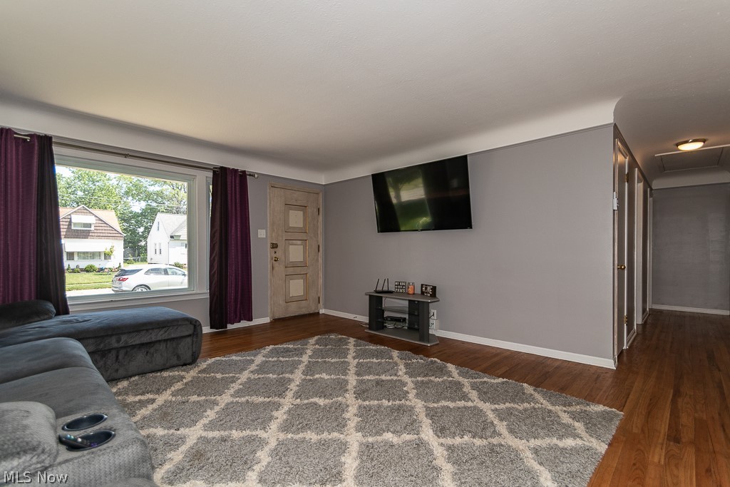 348 Clarmont Road Willowick, OH 44095 - Photo 4 of 31